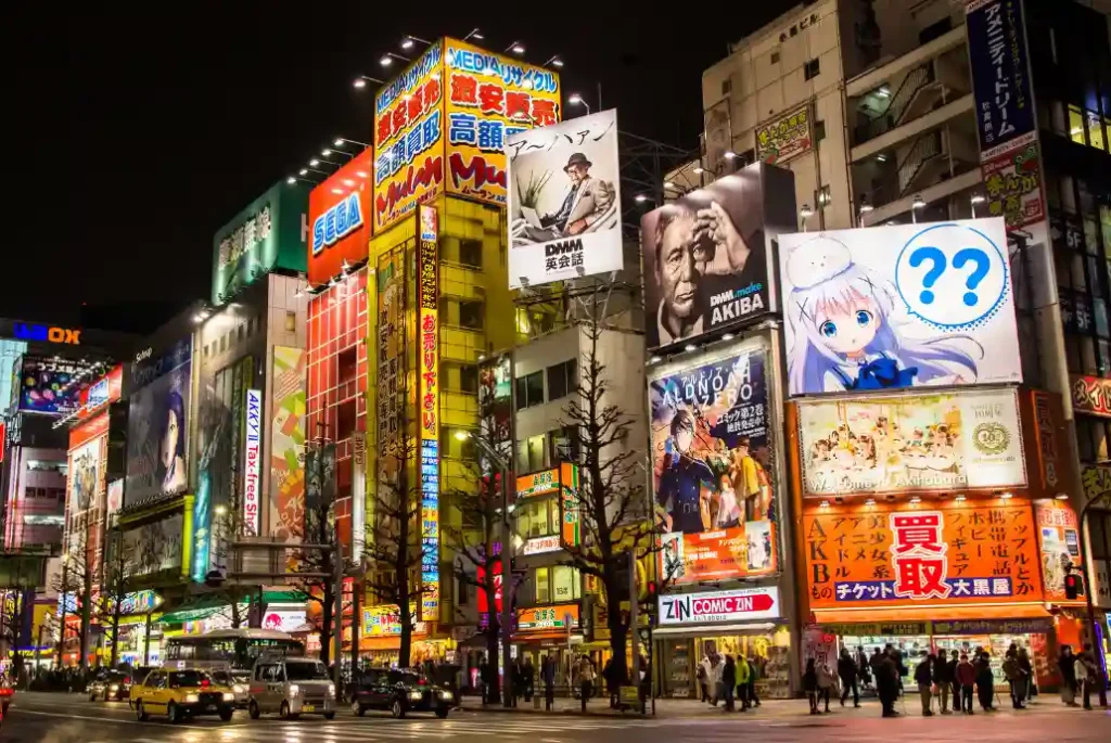 Barrio de Akihabara de la ciudad de Tokyo por la noche