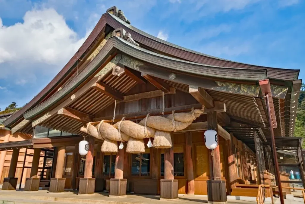 Santuario donde se reúnen los dioses sintoístas de Japón