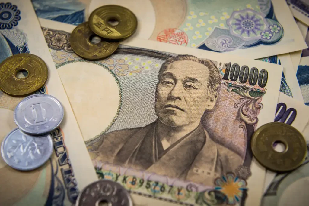 Dinero en Japón