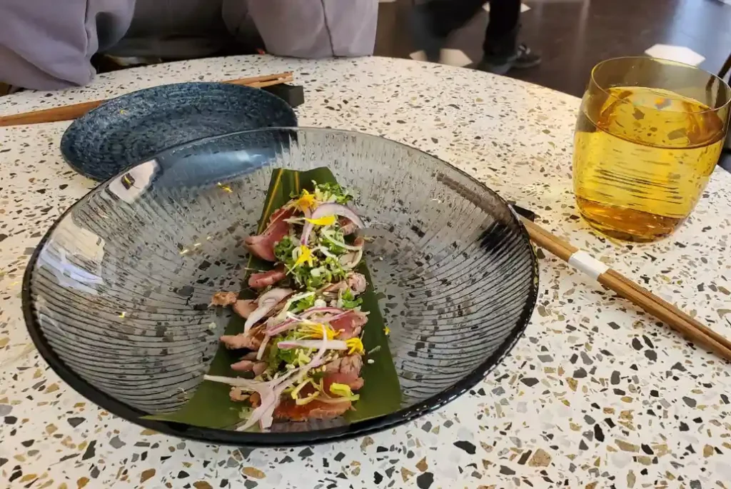 Imagen de Tataki de ternera en el restaurante de sushi más rico de la ciudad de Málaga