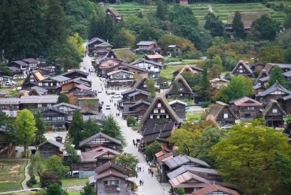 Vista de la calle centrar de la aldea de Shirakawa go