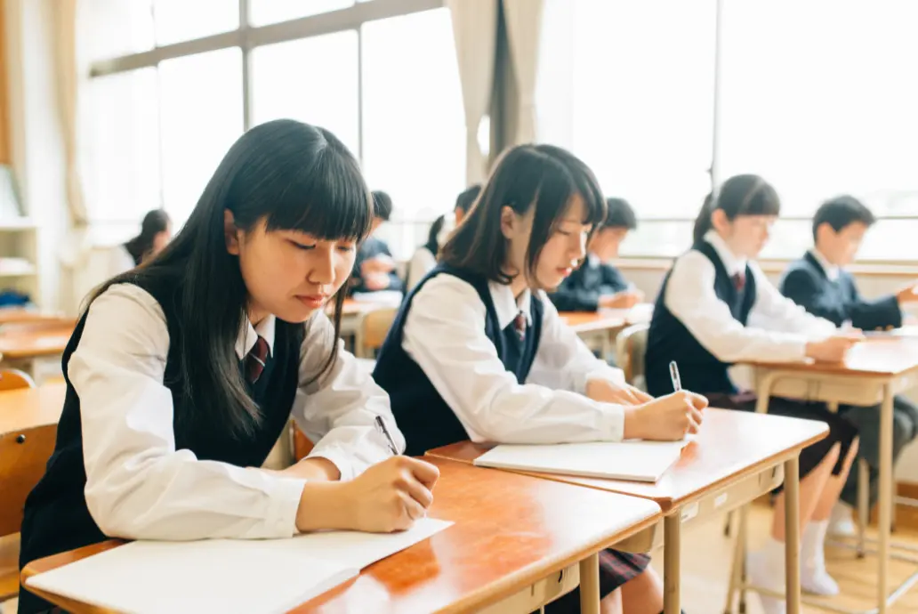 Estudiantes internacionales en una universidad de Japón