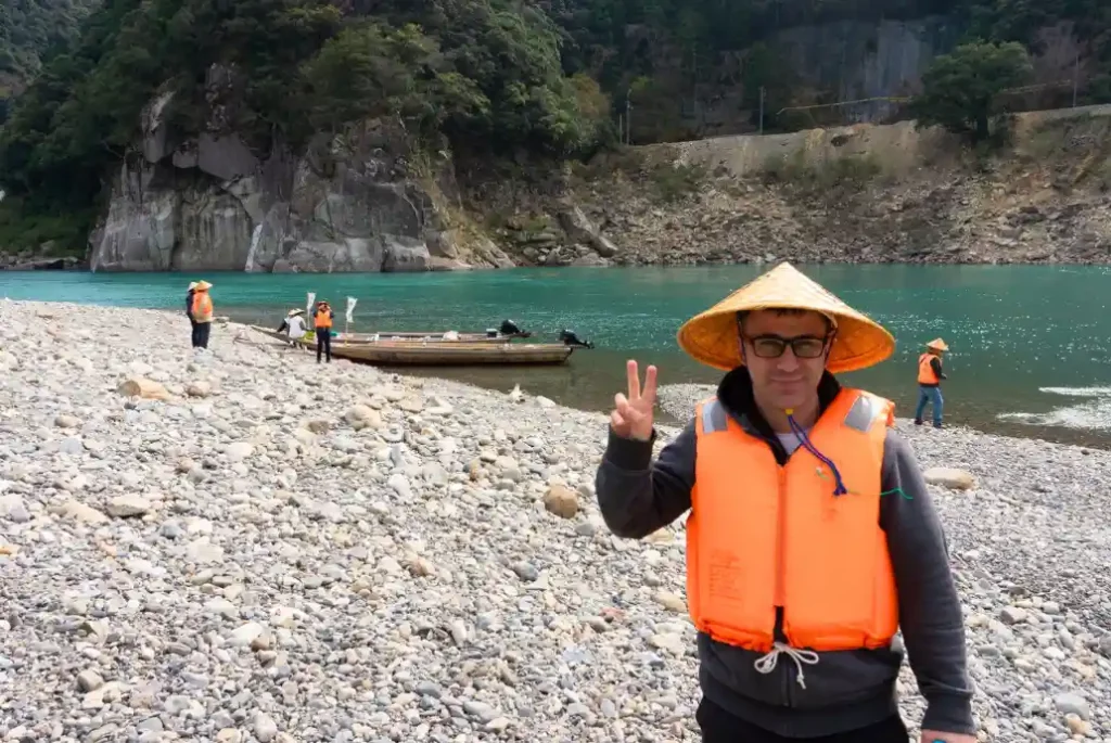 Yo en una parada en el Rio Kumano