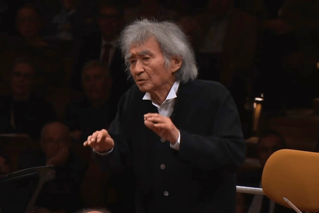 Seiji Ozawa dirigiendo la Obertura de Egmont el 16 de abril de 2016